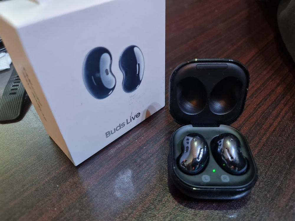 Galaxy Buds Live with Active Noise Cancellation & Deep Sound Stage - Mystic Black - Customer Photo From Tasnim Ahmed