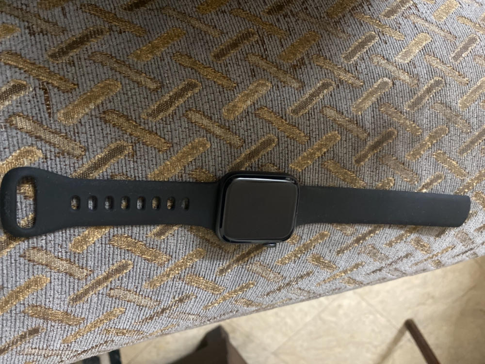 Apple Watch Band for 44mm / 42mm Silicone Fit by Spigen for Models 6/SE/5/4/3/2/1 - Black - 062MP25400 - Customer Photo From Muhammad Afzaal