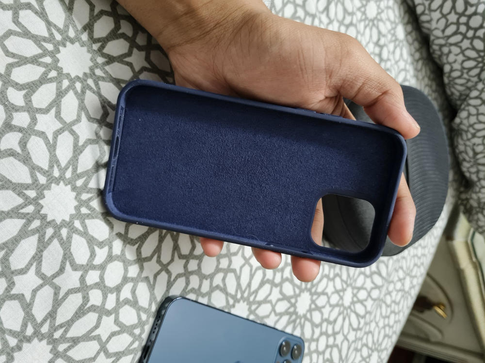 Apple iPhone 12 / iPhone 12 Pro Cloud Super Soft Case by ESR - Midnight Blue - Customer Photo From Salik Yousuf