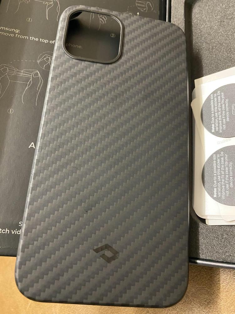 iPhone 12 Pro MagEZ Aramid Fiber Magnetic Case by PITAKA � Black / Grey Twill - Customer Photo From Amazon Reviews
