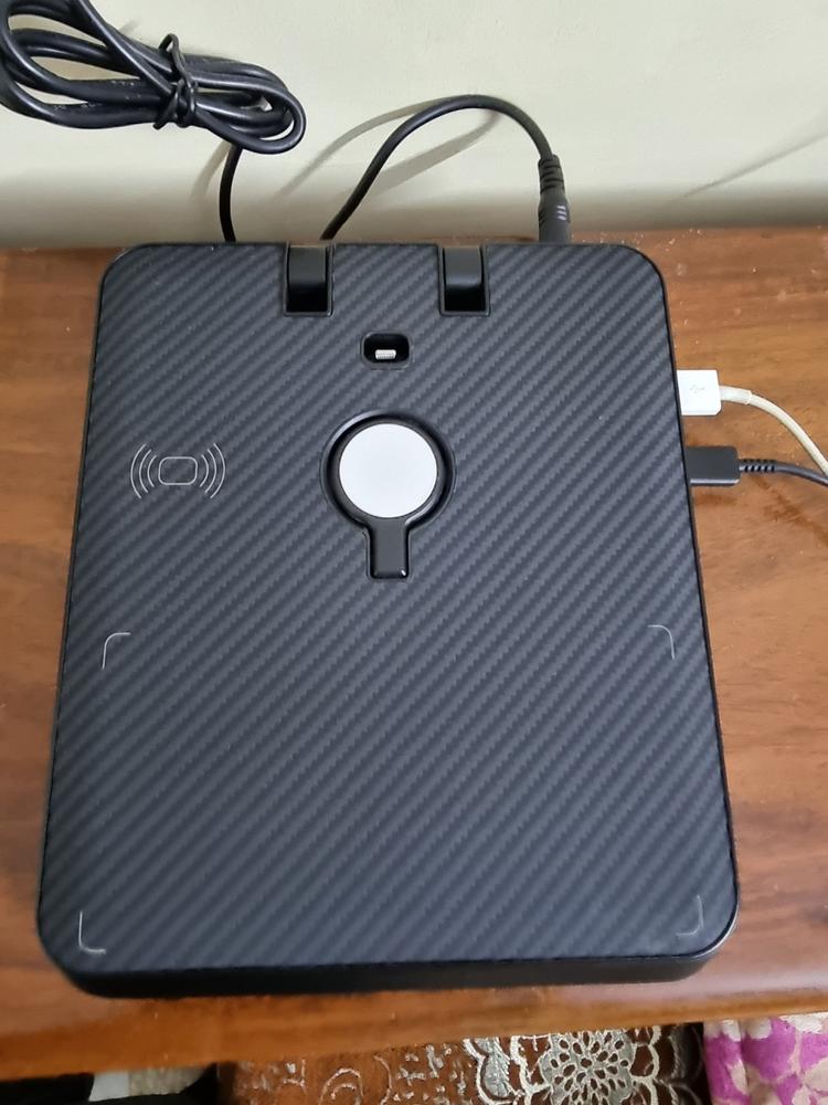 Air Omni Lite 6 in 1 Wireless Charger with 18W Fast Charging Ports, Position Free Charging, Apple Watch Mount compatible with Travel Pouch by PITAKA - Aramid Black - Customer Photo From Naeem Ul hassan