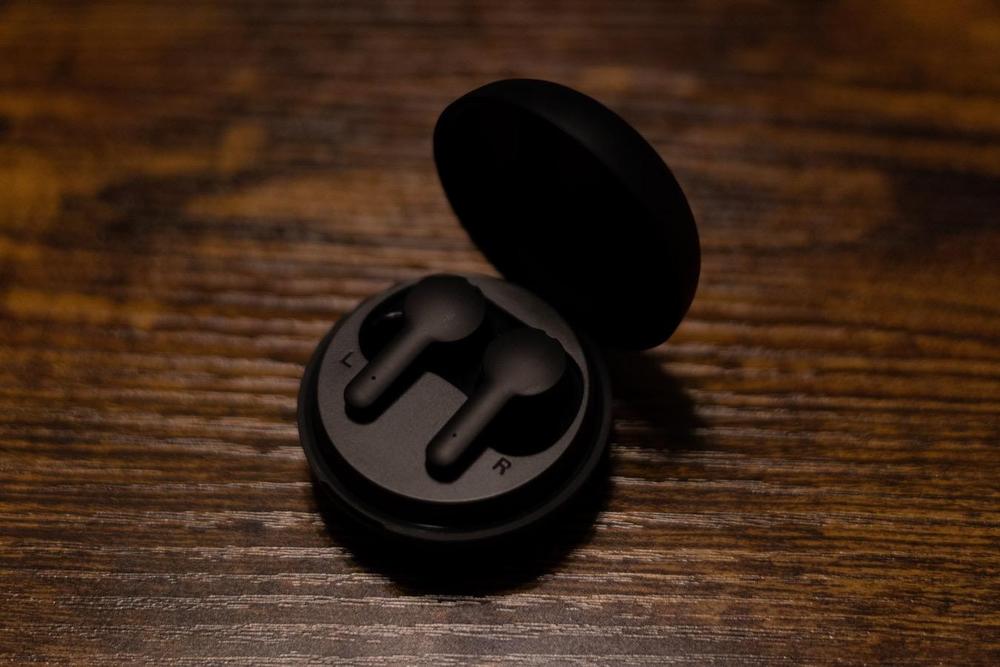Tribit Flybuds NC Wireless Earbuds with Active Noise Cancellation � BTHA1 � Black - Customer Photo From Amazon Review