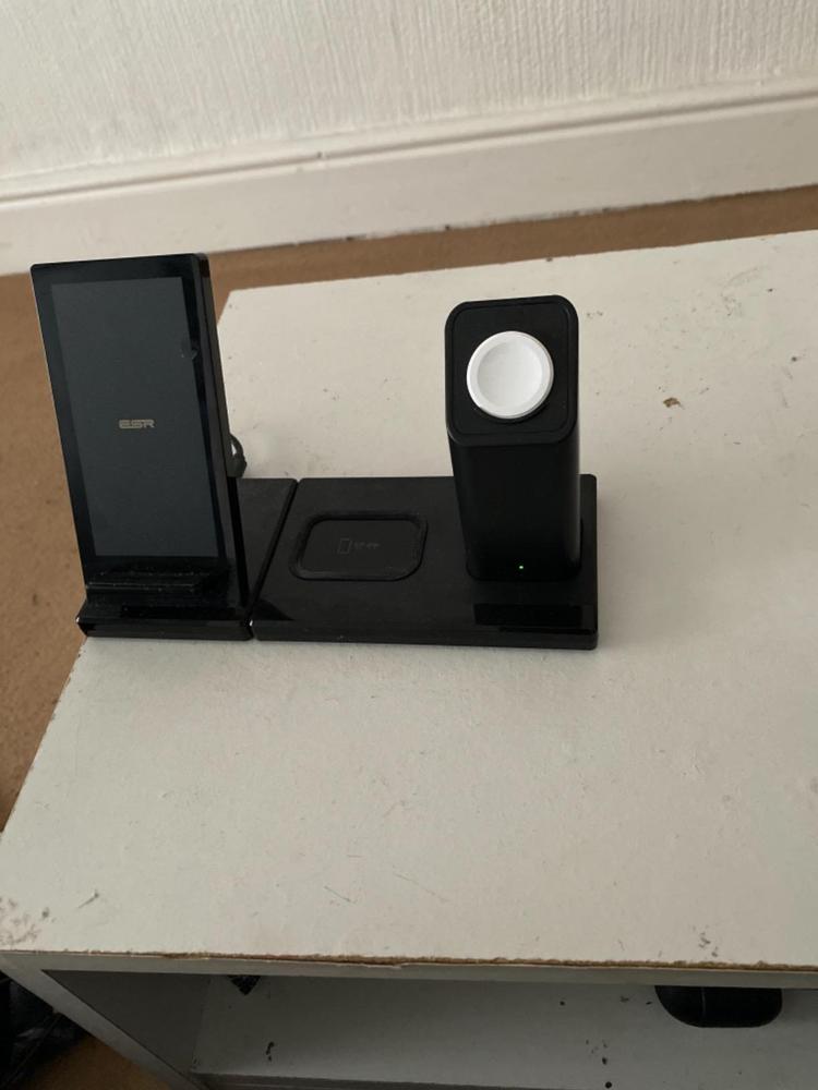 ESR 3 in 1 Wireless Charging Station, 15W for iPhone/AirPods/Apple Watch, Fast Wireless Charging Stand - Customer Photo From Amazon Review