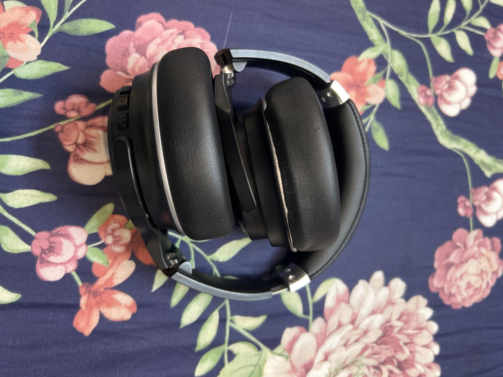 Tribit XFree Go Bluetooth Headphones, Wireless Headphones Over Ear with Bluetooth 5.0, HiFi Sound with Deep Bass, USB Lightening Fast Charge, 24H Playtime, CVC8.0 Noise Cancelling Mics - Black - Customer Photo From Sheryar waqar 
