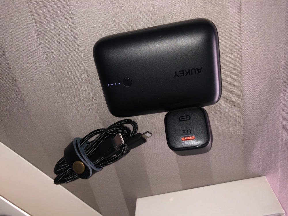 Aukey TK-2 iPhone 12 Bundle, Omnia Mini 20W USB C Charger, 10000mAh Power Bank with 18W PD and Impulse MFi Braided Nylon USB C to Lightning Cable - Black - Customer Photo From Omer Tahir