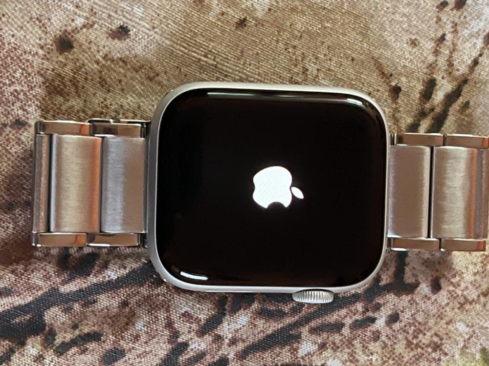 Raptic Classic Band made with Real Stainless Steel for Apple Watch Models 6/SE/5/4/3/2/1 44 mm / 42 mm - Silver - Customer Photo From Arif Hasan