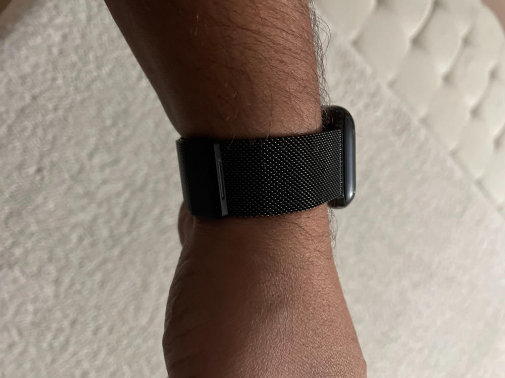 Raptic Mesh Band X Doria made with Real Stainless Steel for Apple Watch Models 6/SE/5/4/3/2/1 44 mm / 42 mm - Black - Customer Photo From Omer Sarwar