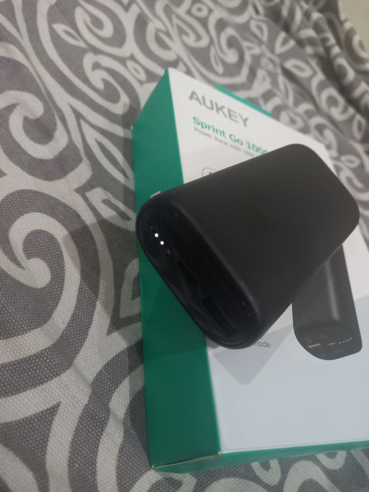 AUKEY Sprint Go mini Portable Charger 10000mAh, USB C Power Bank with 18W PD & Quick Charge 3.0, Portable Phone Charger Compatible with iPhone 12/12 Pro/XS/XR, AirPods, Samsung and Google Pixel - RB-Y36 - Black - Customer Photo From Hamza Sarwar