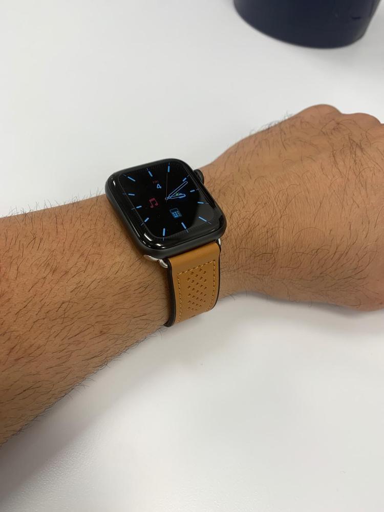 Apple Watch Band for 44mm / 42mm Retro Fit by Spigen for Models 6/SE/5/4/3/2/1 � Black � 062MP25079 - Customer Photo From Amazon Reviews