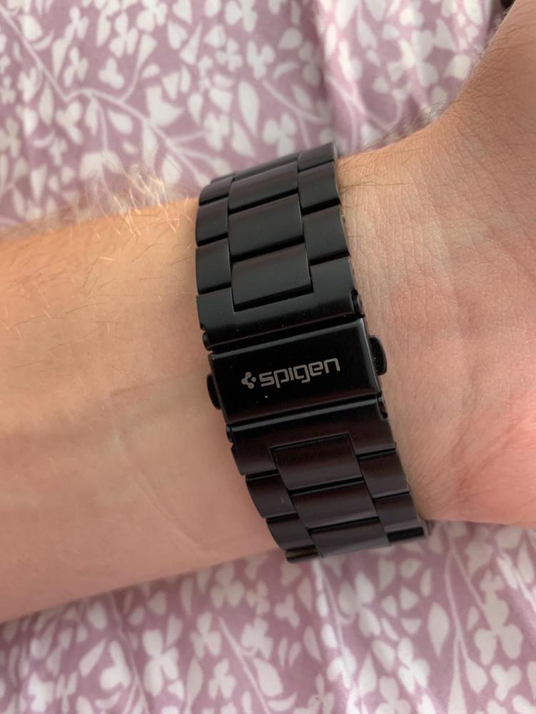 Apple Watch Band for 44mm / 42mm Modern Fit Stainless Steel Band by Spigen for Models 6/SE/5/4/3/2/1 � Black � 062MP25403 - Customer Photo From Amazon Reviews