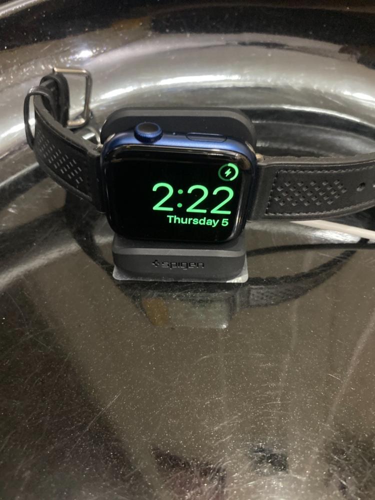 Apple Watch Stand Spigen S350 for 44mm/40mm Series 6/SE/5/4 and 42mm/38mm Series 3/2/1 Compatible with Nightstand Mode - Black - Customer Photo From Abdul Rafay