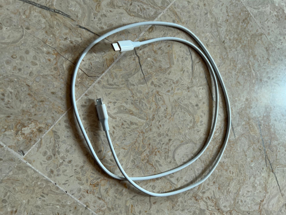 UGREEN USB C to Lightning Cable MFi Certified iPhone Charging Cable compatible with 20W Fast Charging - 3 Feet - White - 10493 - Customer Photo From Zara Ejaz Gul 