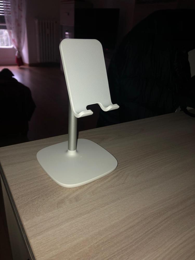 UGREEN Cell Phone Stand Desk Holder Adjustable – White – 60343 - Customer Photo From Amazon Reviews