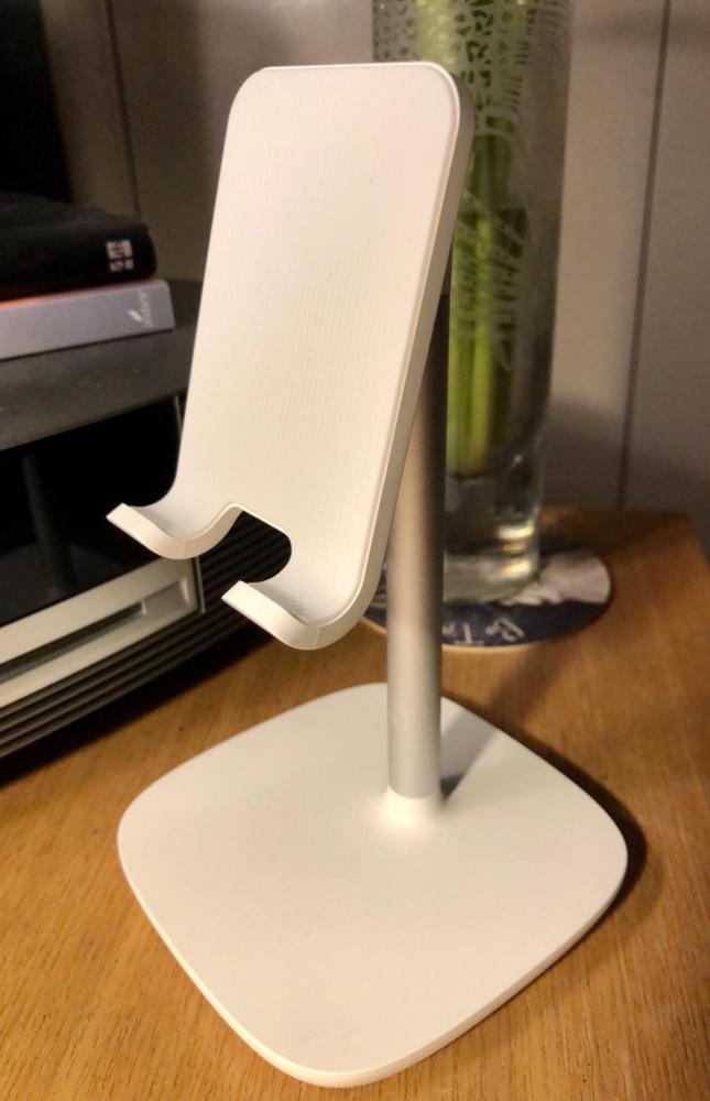 UGREEN Cell Phone Stand Desk Holder Adjustable – White – 60343 - Customer Photo From Amazon Reviews