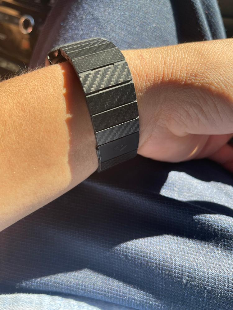 Apple Watch Band made from Pure Carbon Fiber by PITAKA - Retro