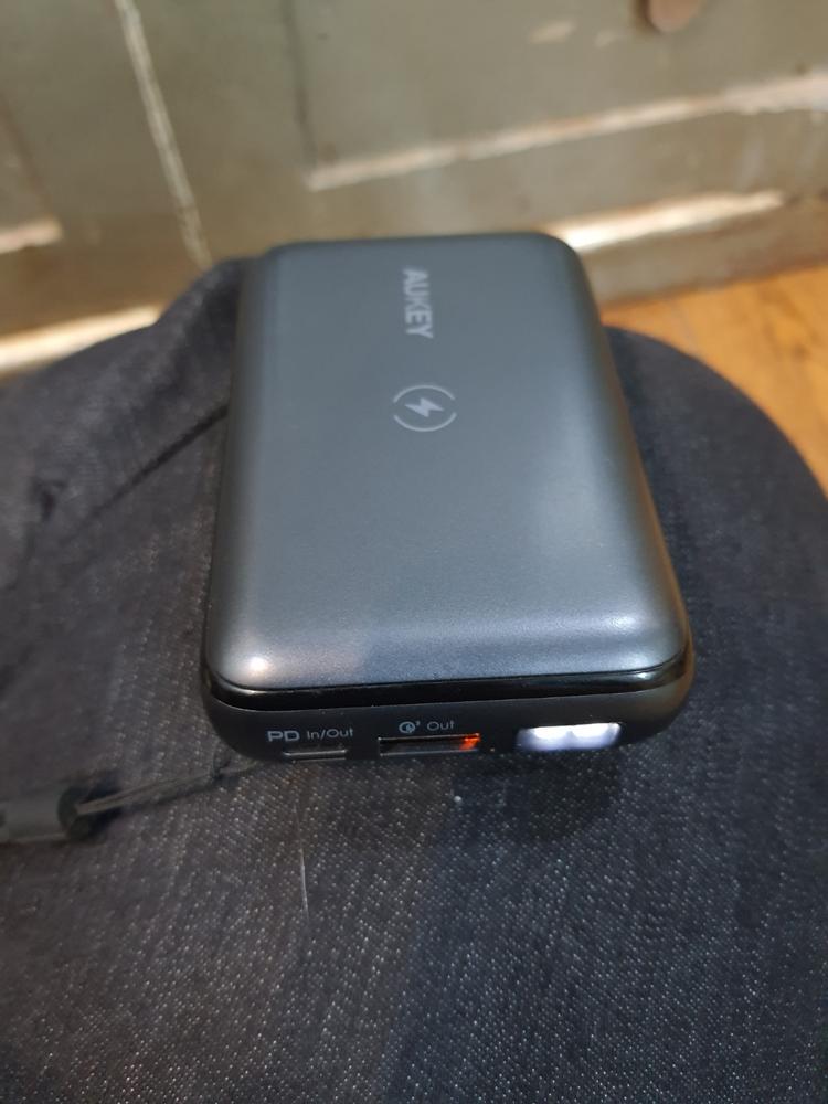 Aukey 20W 10000mAH PD Wireless Charging w Kickstand Powerbank Portable Charger for iPhone 12 11 Samsung - Black - PB-WL01S - Customer Photo From Nehal Shaikh