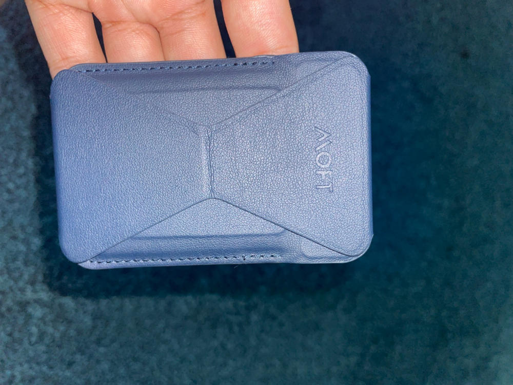 MOFT MagSafe iPhone Wallet and Stand Review