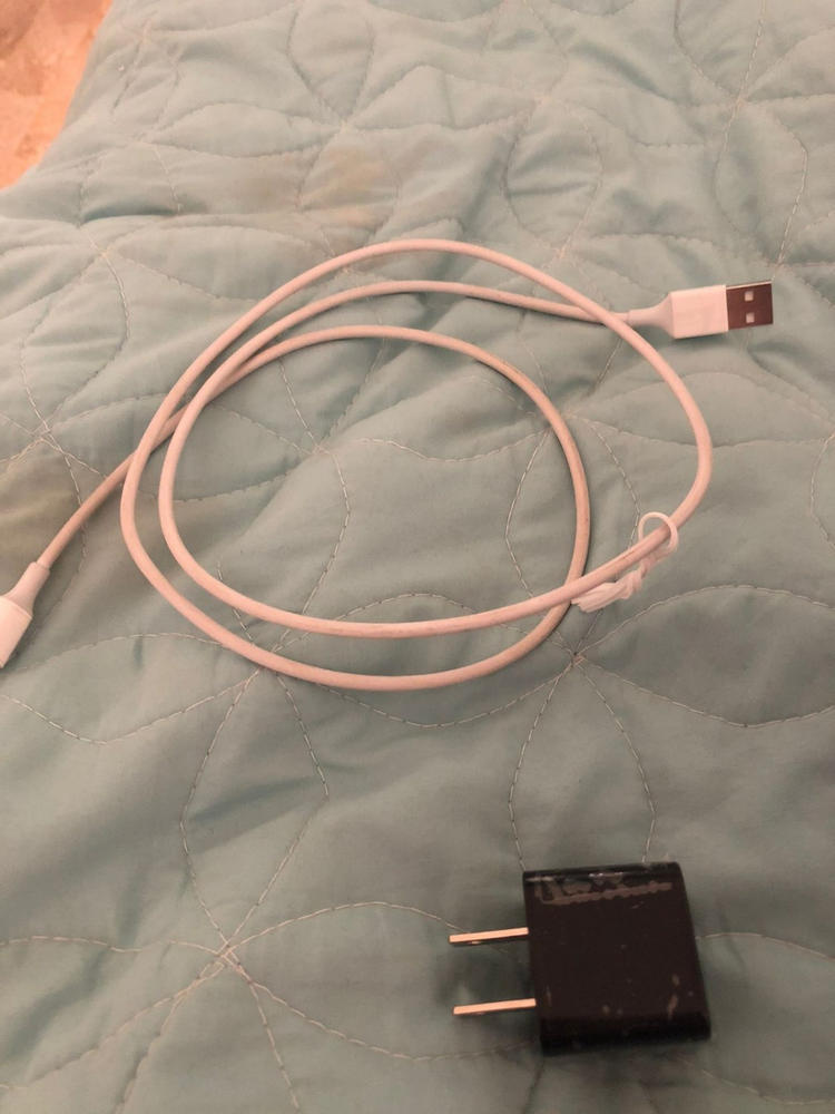 UGREEN USB A to Lightning Cable MFi Certified iPhone Charging Cable Type A to Lightning Cable Nickel Plating ABS Shell - 3 Feet - White -  20728 - Customer Photo From Bismah Akhtar