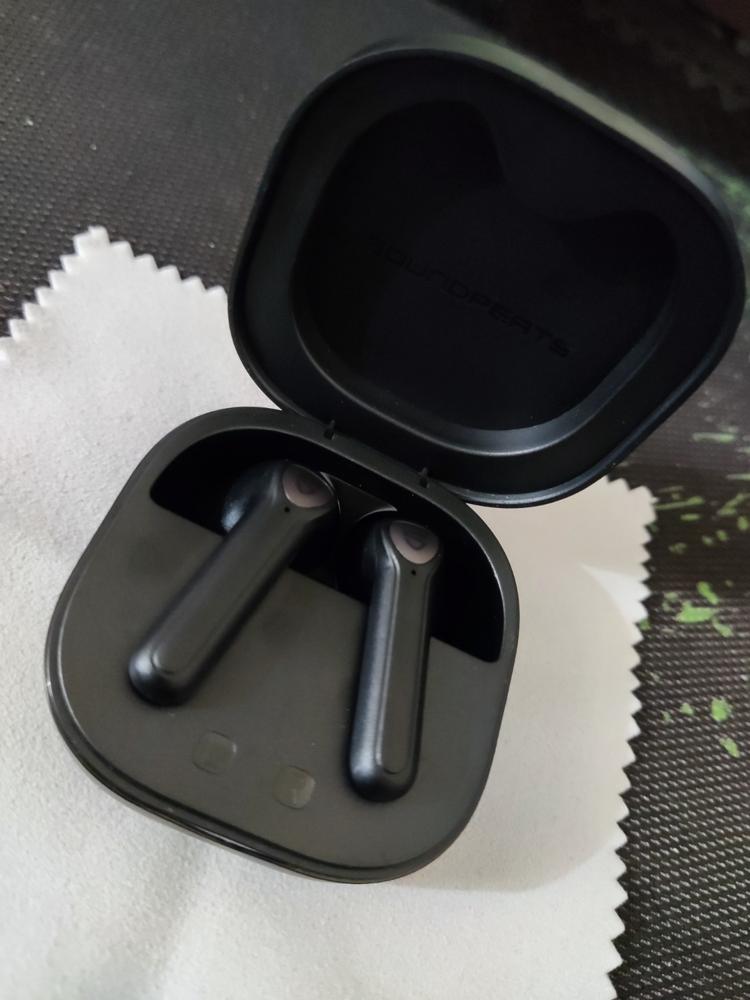 SoundPEATS True Air 2 Plus Wireless Earbuds Qualcomm QCC3040 Bluetooth 5.2 Headphones Wireless Earphones with aptX-Adaptive, TrueWireless Mirroring, 4-Mic and CVC Noise Cancellation, Total 25 Hours - Black - Customer Photo From Mubeen Ahmed