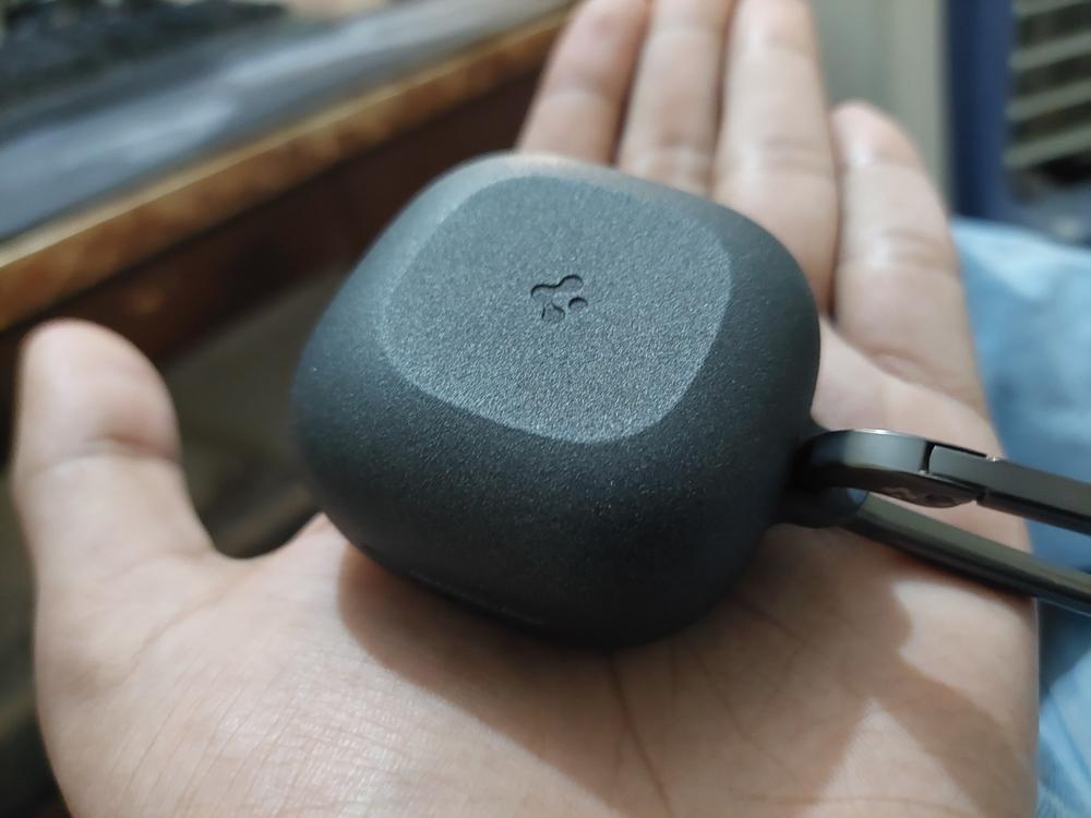 Galaxy Buds 2 / Pro / Buds Live Case Spigen Geo Fit With Sandstone Finish Coating - Graphite - ACS03166 - Customer Photo From Sarmad Hassan