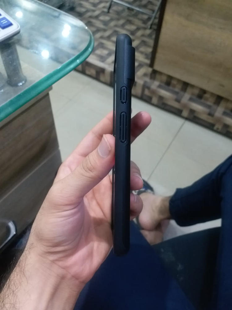 Google Pixel 6 Thin Fit Case by Spigen ACS03435 - Matte Black - Customer Photo From Ibrahim Nasir