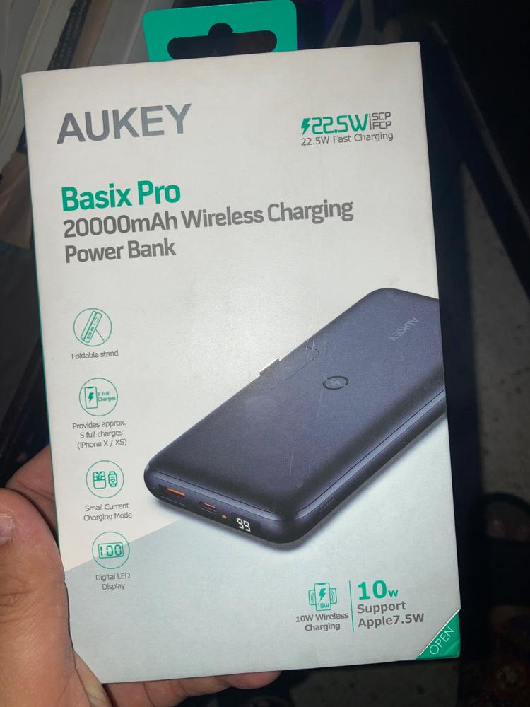 Aukey 20000mAh Basic Pro Wireless Power Bank - Black - PB-WL03 - Customer Photo From Sheryar