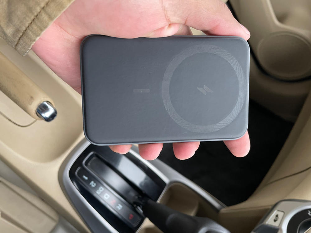 Anker 622 Magnetic Battery MagGo, 5000mAh Foldable Magnetic Wireless Portable Charger and USB-C for iPhone 13/12 Series - Interstellar Gray - A1611H11 - Customer Photo From fuad shaukat