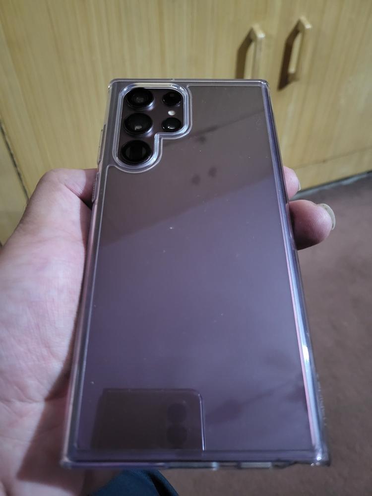 Ultra Hybrid Case for Galaxy S22 Ultra by Spigen ACS03918 - Crystal Clear - Customer Photo From Nouman Hanif