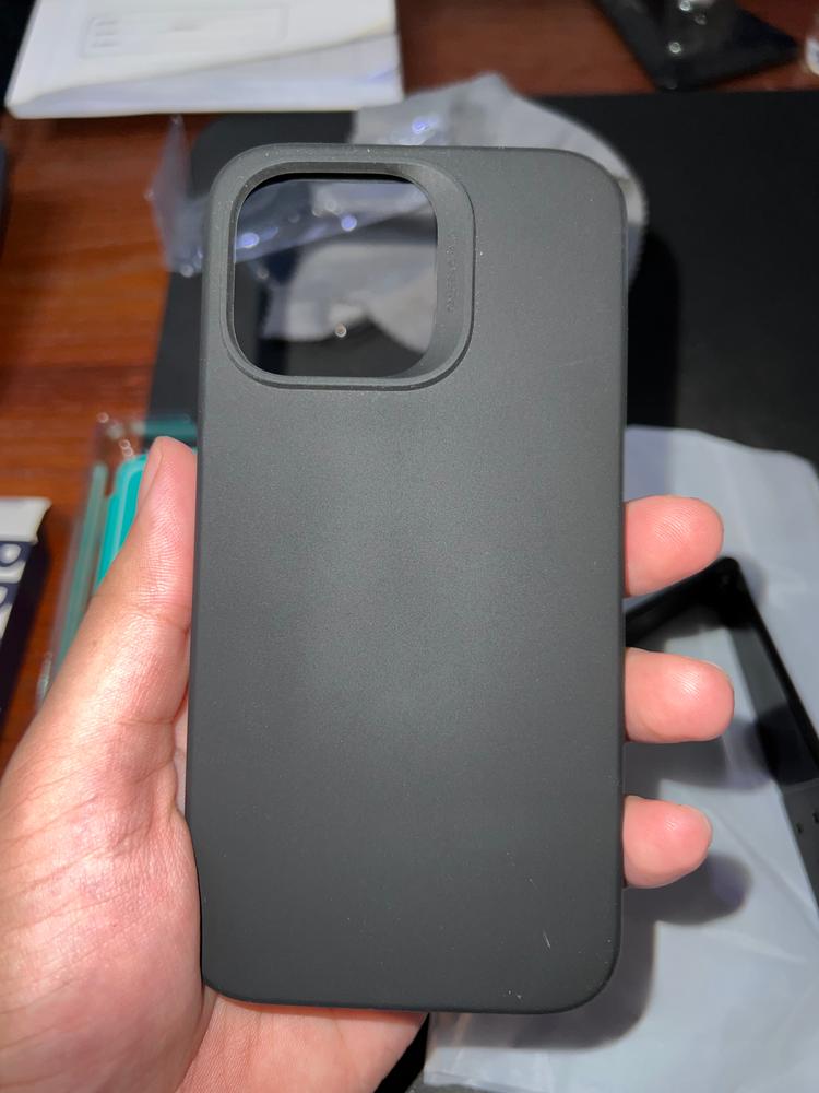 Apple iPhone 13 Pro Cloud Super Soft Case by ESR - Black - Customer Photo From Taimoor Ali
