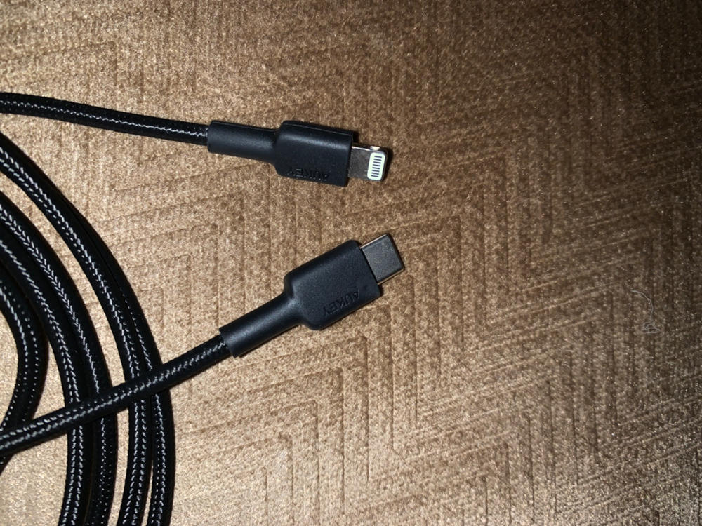 Aukey 6.6ft USB-C to Lightning Cable With MFI - CB-CL03 - Customer Photo From Shayan Ayub