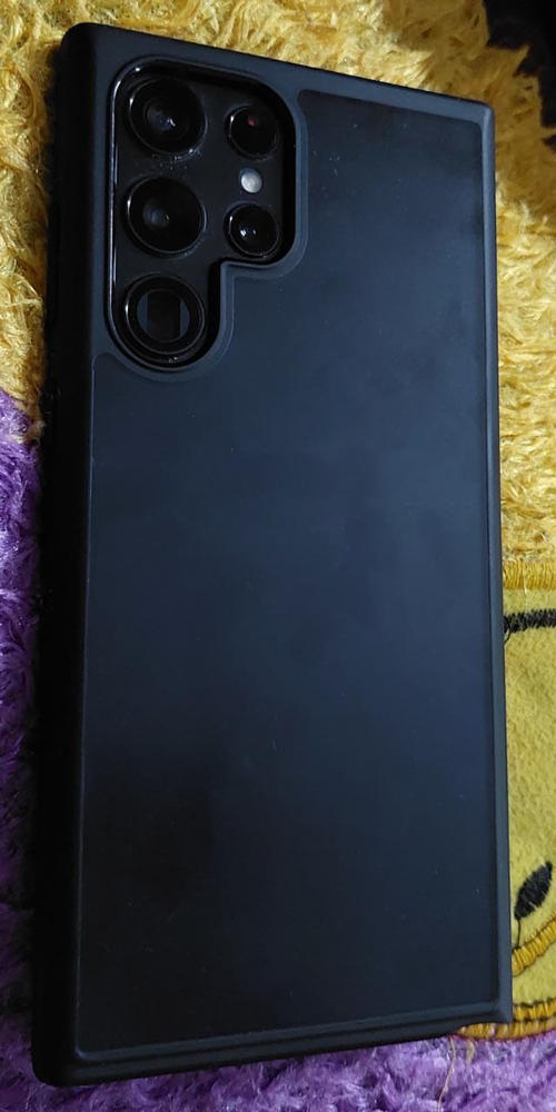 Ultra Hybrid Case for Galaxy S22 Ultra by Spigen ACS03920 - Frost Black - Customer Photo From Mian Zubair