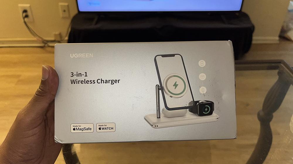 Ugreen Magsafe Magnetic Wireless Charger in Pakistan for Rs