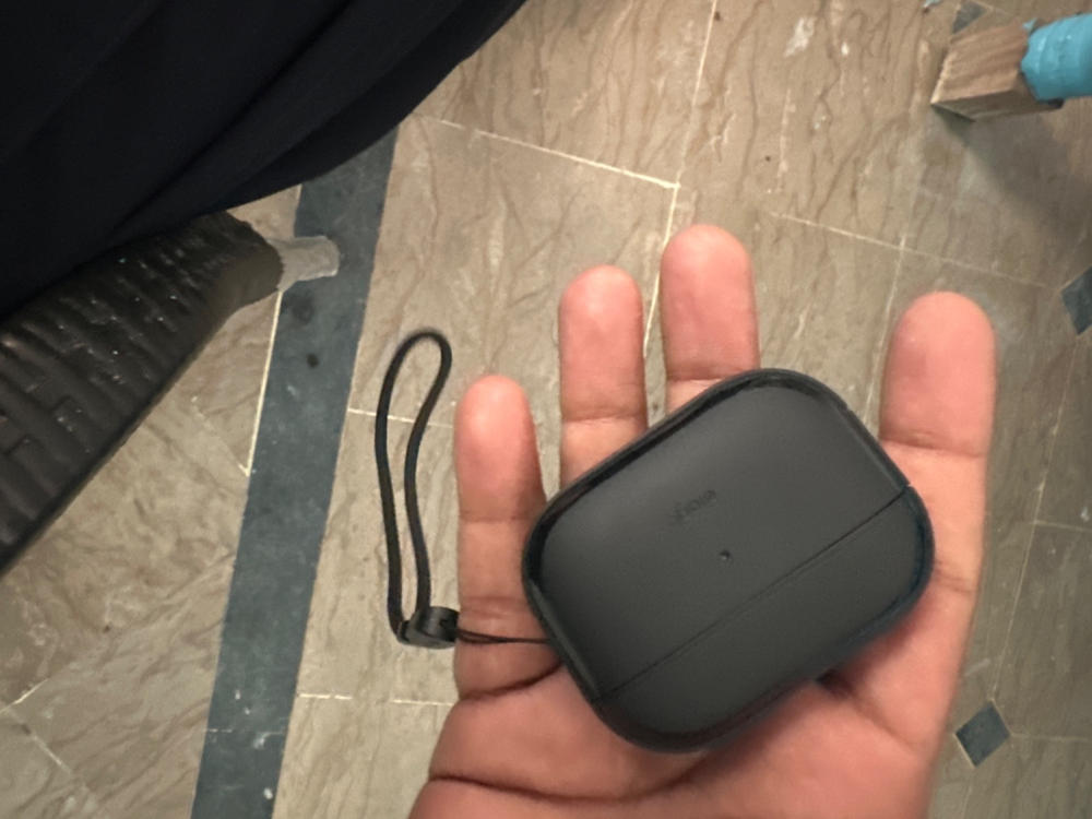 Airpods Pro 2022 elago EDC (Every Day Carry) Case - Black - Customer Photo From Mubeen Raza 