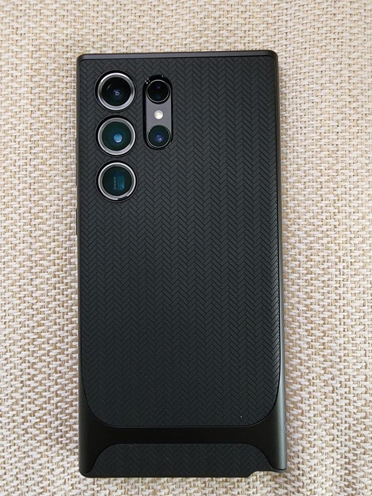Galaxy S23 Ultra Neo Hybrid Case by Spigen ACS05626 - Black - Customer Photo From Amazon Imports