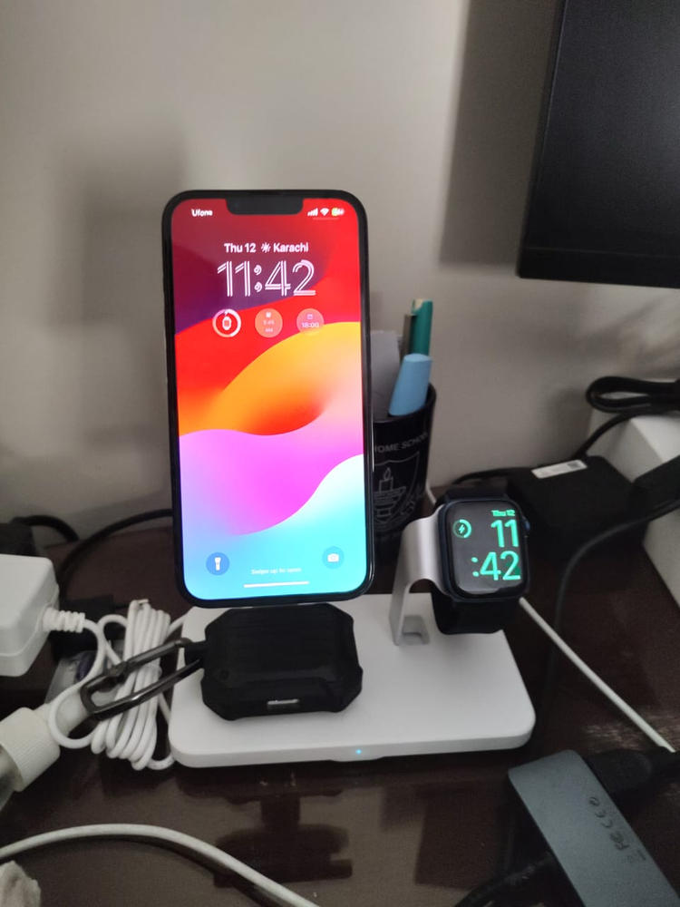 ESR HaloLock 3 in 1 Wireless Charger with CryoBoost, Compatible with MagSafe Charger Stand, Phone-Cooling Fast Charging Compatible with iPhone 14/13/12, AirPods Pro/3/2, with Adapter, Arctic White - Customer Photo From Muhammad Shoaib