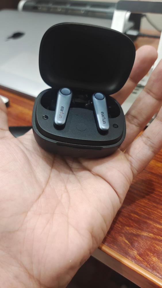 EarFun Air Pro 3 Noise Cancelling Wireless Earbuds Qualcomm® aptX™ Adaptive Sound 6 Mics CVC 8.0 ENC Bluetooth 5.3 Earbuds Multipoint Connection 45H Playtime App Customize EQ Wireless Charging - Black - Customer Photo From Muhammad Abuzar