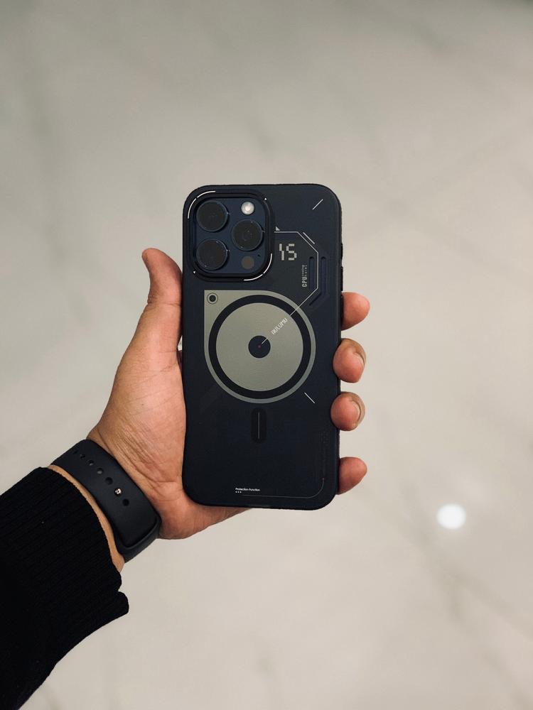 iPhone 15 Pro Max Case Aulumu A15 MagSafe Case Hard Shell Semi translucent Matte Anti-Fingerprint – Black - Customer Photo From Syed Inshal Gilani