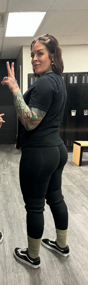 Curves 2.0 Leggings | Black | Bombshell Sportswear