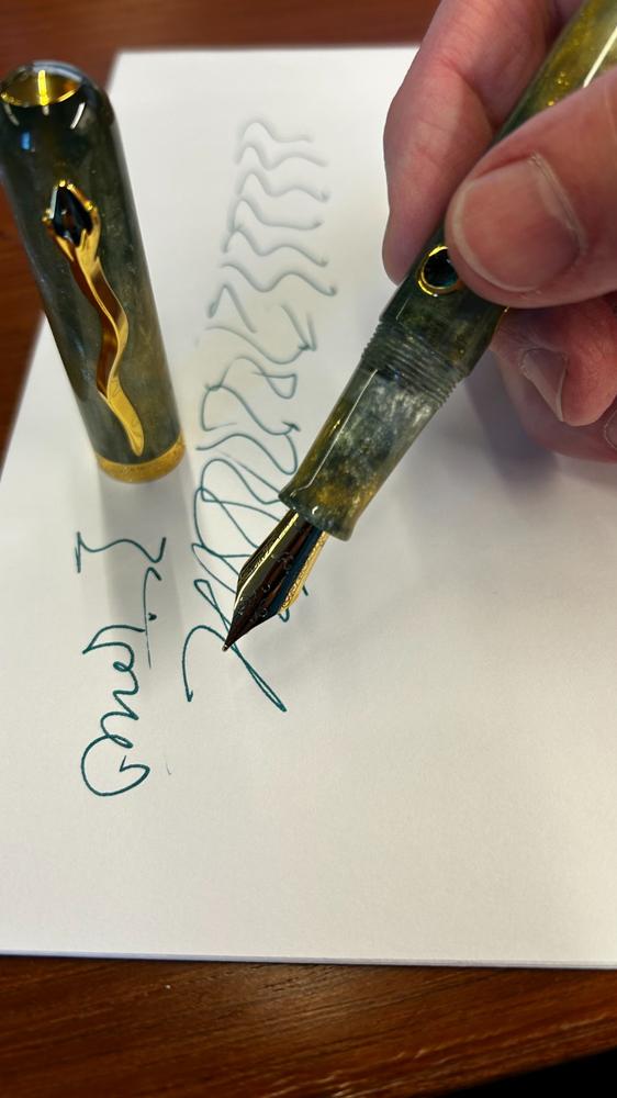 Nahvalur Pen of the Year Snake 細字【限定品】 Nahvalur Pen of the Year: Snake 2025 Fountain Pen | Nahvalur