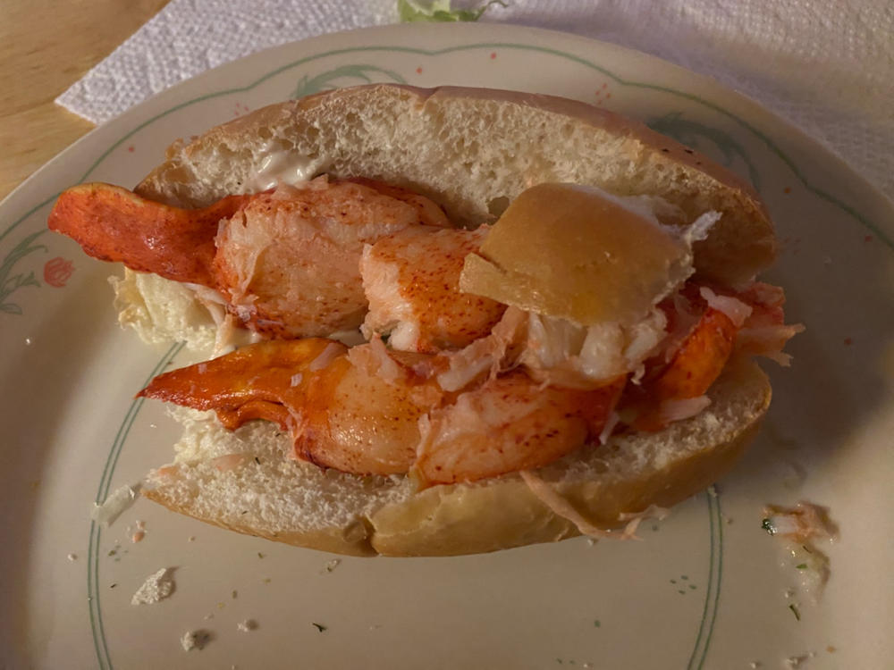 4 Lobster Rolls - Special Price For You - Customer Photo From Sandy Covall-Alves