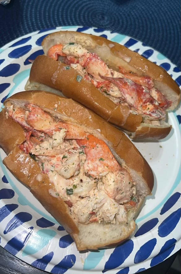 Special Offer: FRESH Maine Lobster Roll Kit For 8 - Customer Photo From Susana Mulligan