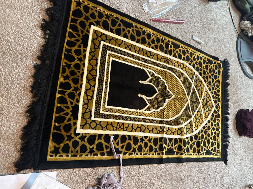 Saray Plush Islamic Prayer Rug - Black & Gold - Customer Photo From Rikki G.