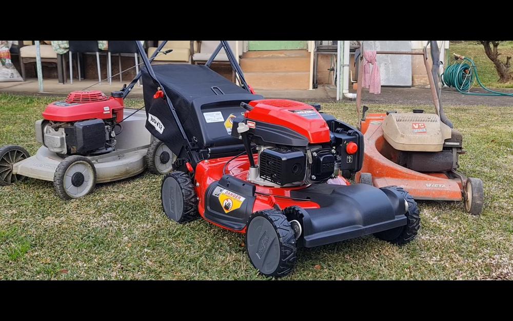 Rover DuraCut 955 SP Lawn Mower - Customer Photo From Wayne Everett