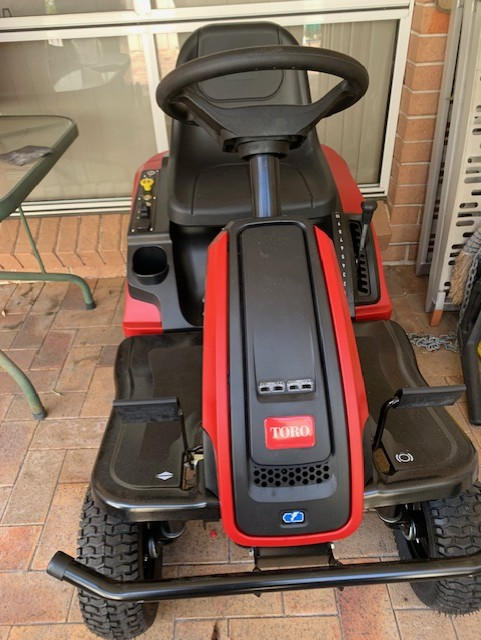 Toro ES3000 30" (76cm) Battery Powered Ride-On Mower - Customer Photo From Kevin J Carroll