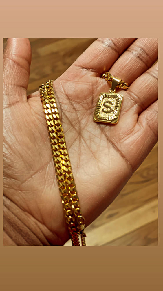 18k Gold Initials Pendant Necklace - Customer Photo From Shauna Silas