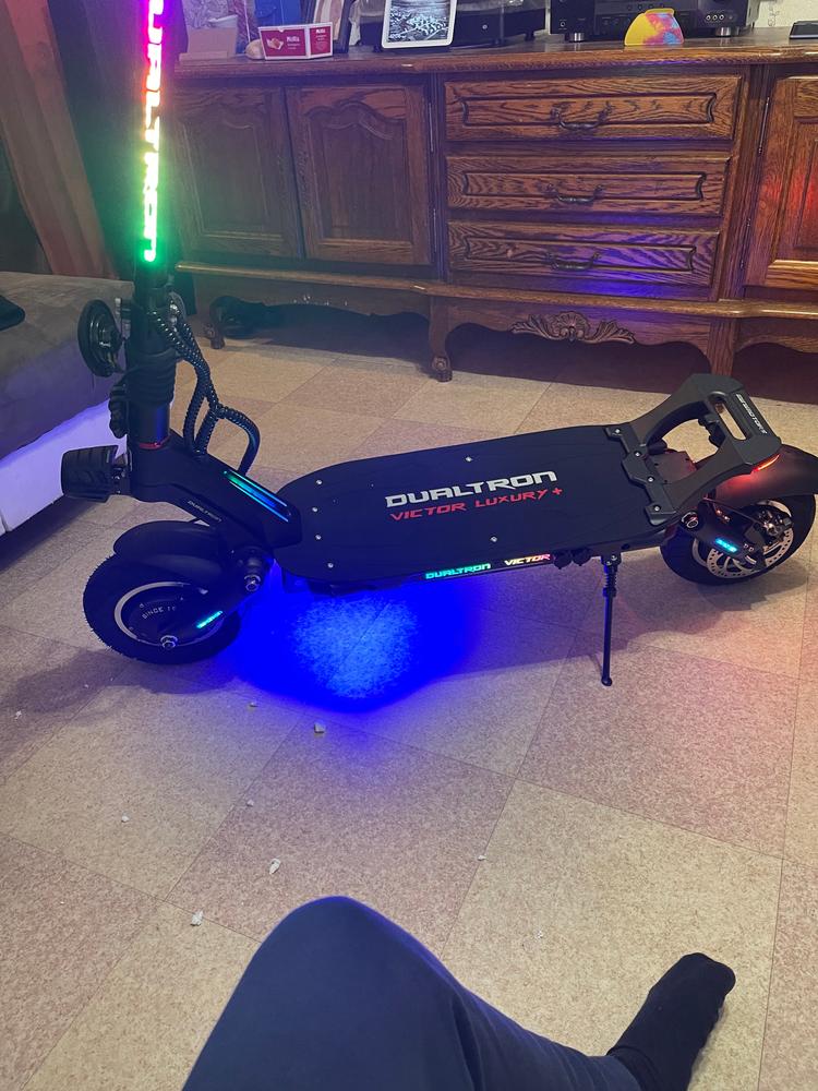 Electric Scooter Dualtron Victor Luxury 60V 24Ah - My Mobelity