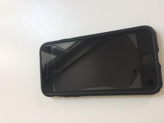 NanoArmour Best iPhone SE (2020) Screen Protector - Customer Photo From Laurent 