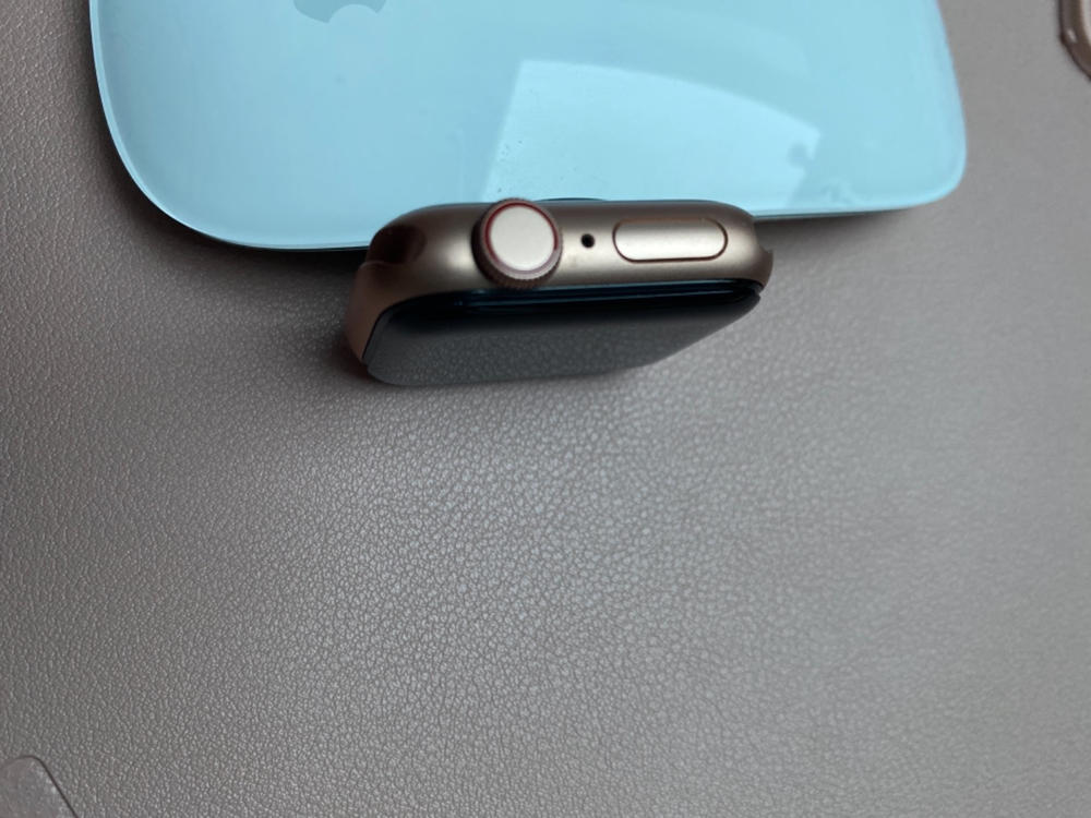 NanoArmour Apple Watch SE Screen Protector - Customer Photo From Maria Constantinou