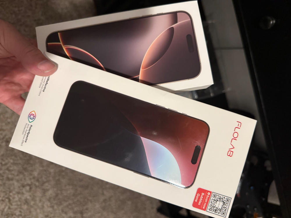 FLOLAB ONETIME PRO NanoArmour Infinity Edge Screen Protector with ClearVue Anti Reflective Technology & Reinforced Edge & Anti-Rainbow for iPhone 16 Series - Customer Photo From Austin Sweatt