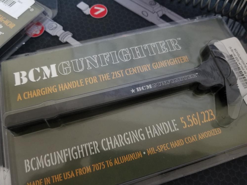 BCMGUNFIGHTER Charging Handle (5.56mm/.223) w/ Mod 4B (MEDIUM) Latch - Customer Photo From SERGEI BROWN